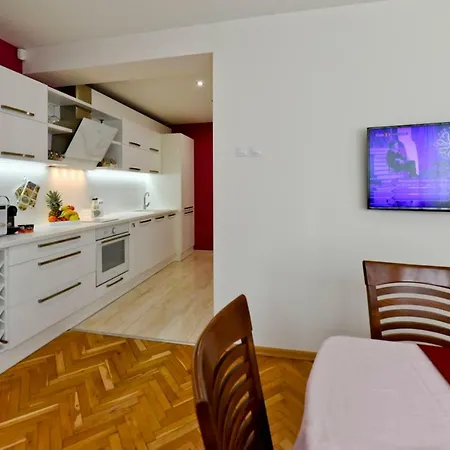 Apartment By The Sea